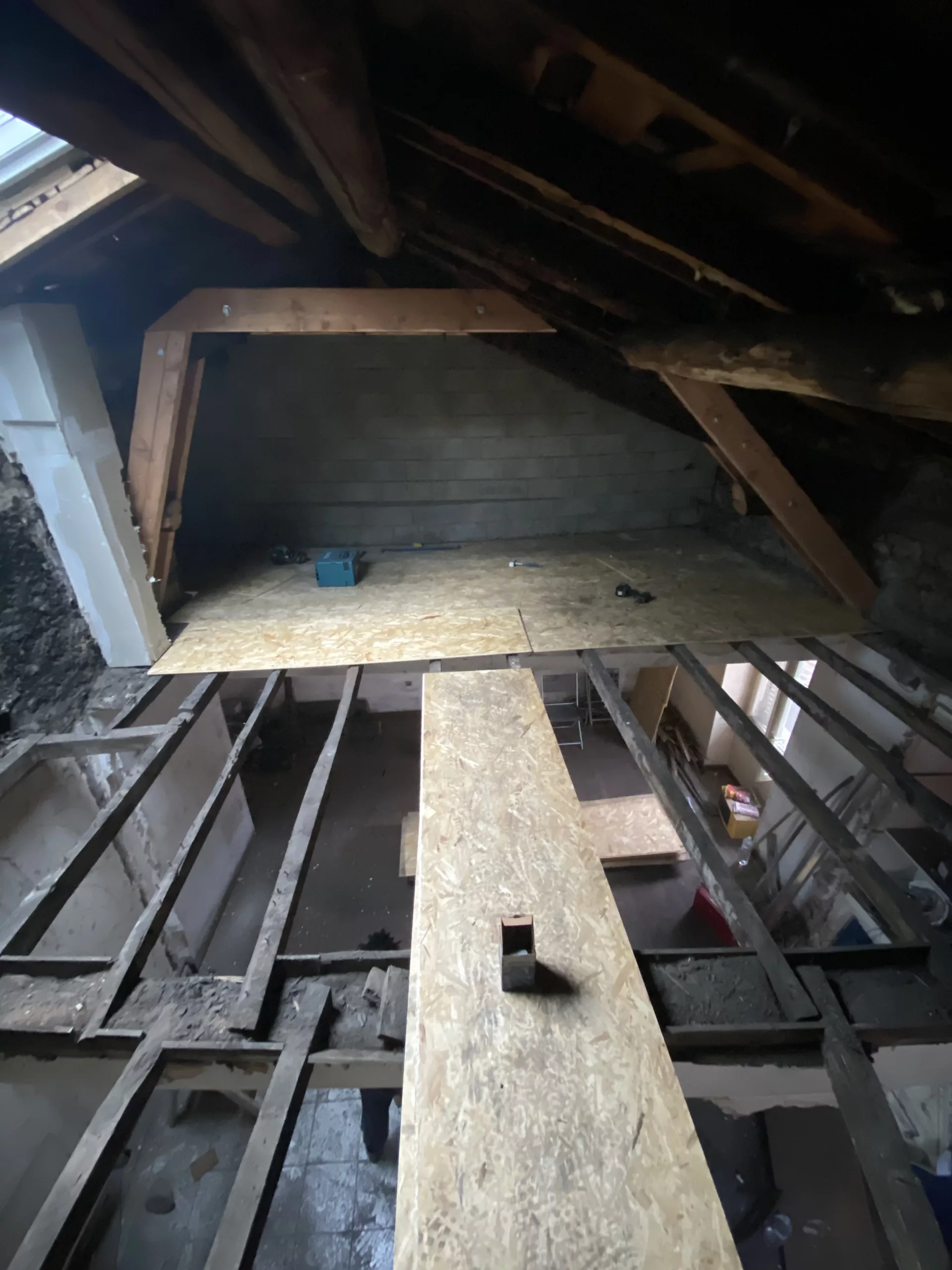 Esc Renovation Peinture Et Tassin La Demi Lune REPRISE ET RENFORT DE PLANCHER 1